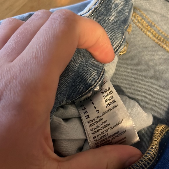 American Eagle super stretchy skinny jeans - Picture 4 of 6